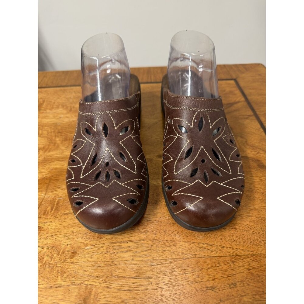 Minnetonka Brown Leather Floral Cutout Mules